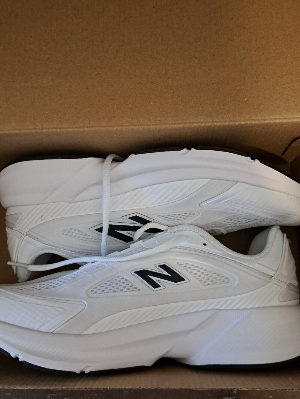 Brand New New Balance White Training Running Shoes 40EU